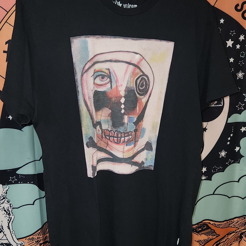 Volcom Artist Series Faded Black Skull Graphic Men's L/G